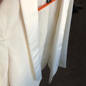 H&M Jackets & Coats - H&M White/Cream Blazer size 2 H&M Jackets & Coats - H&M White/Cream Blazer size 2